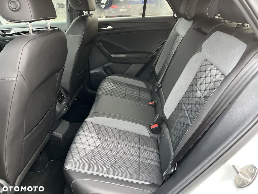 Volkswagen T-Roc 1.5 TSI R-Line DSG - 16
