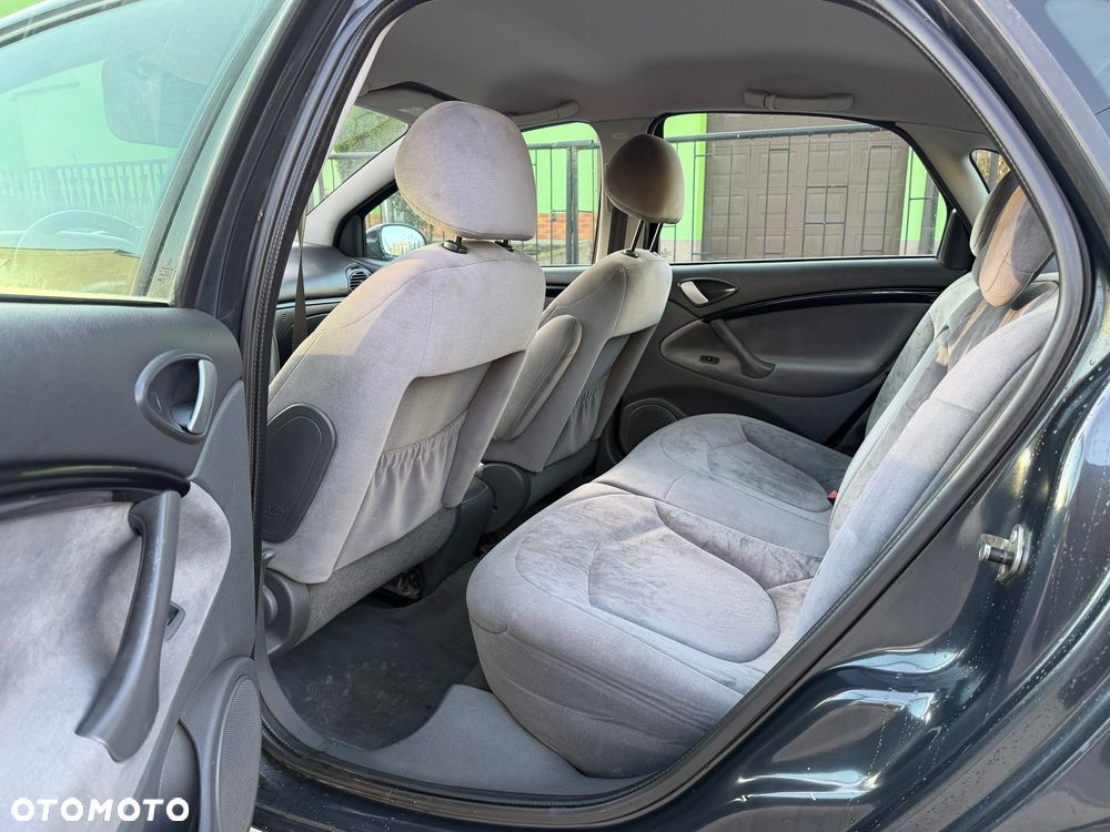 Citroën C5 2.0 HDi Confort - 8