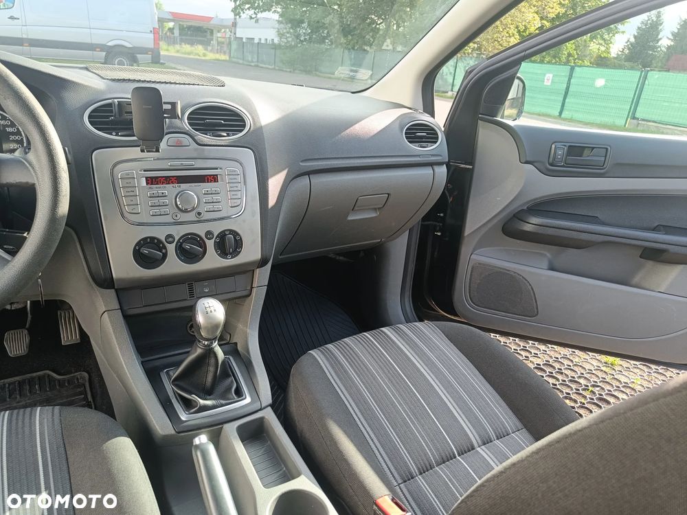Ford Focus 1.6 Ambiente - 20