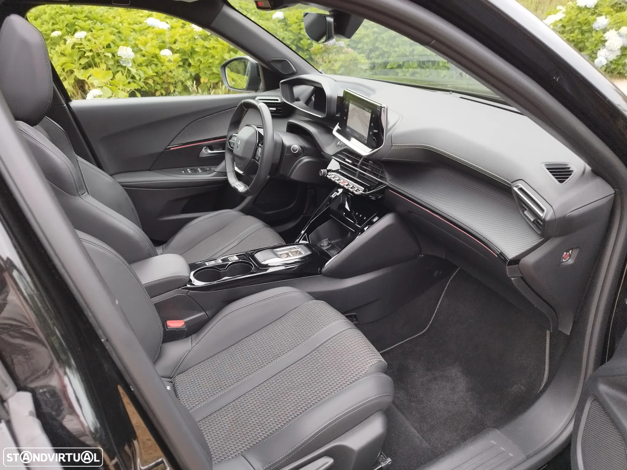 Peugeot e-2008 50 kWh GT Pack - 3