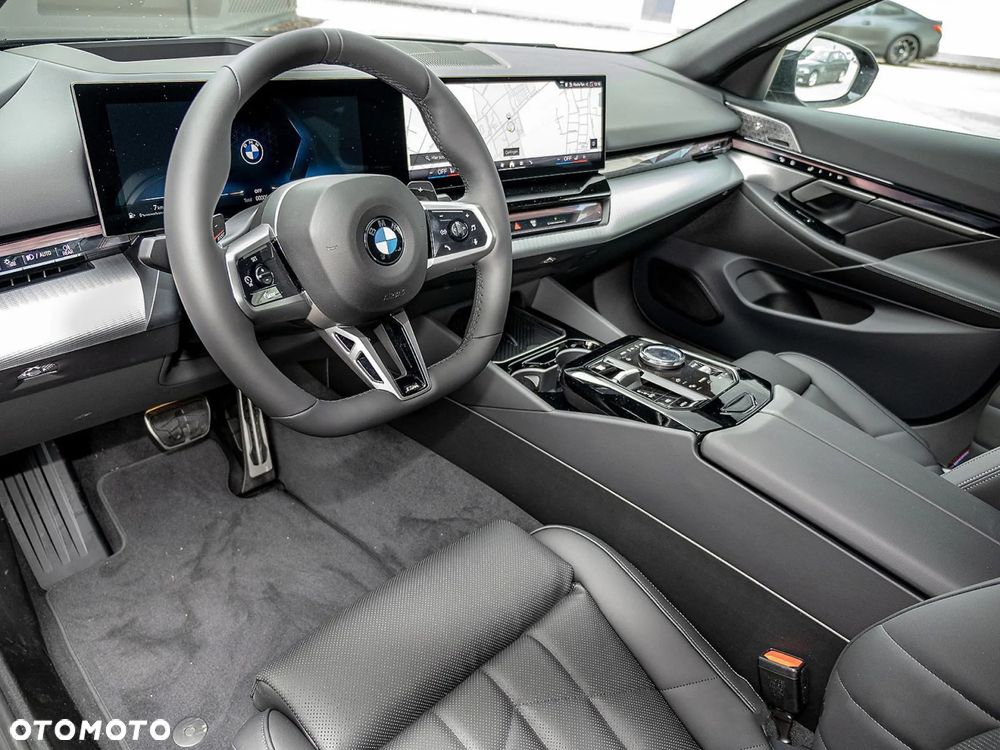 BMW Seria 5 540d xDrive mHEV M Sport - 8