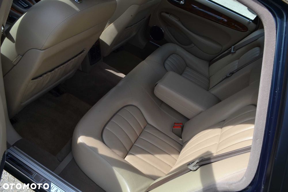 Jaguar XJ - 6