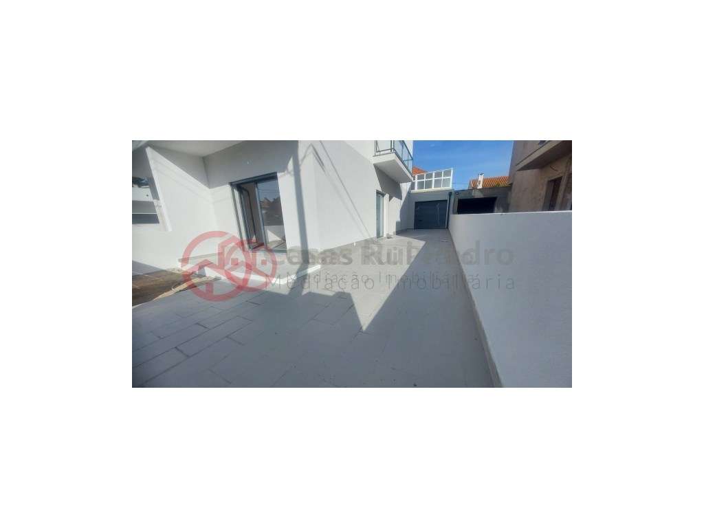 Moradia Triplex T2+1 com suite e terraço - Grande imagem: 4/4