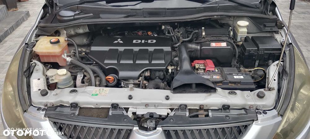 Mitsubishi Grandis - 5