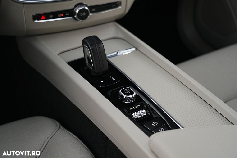 Volvo XC 60 Recharge T8 Twin Engine eAWD Inscription - 10