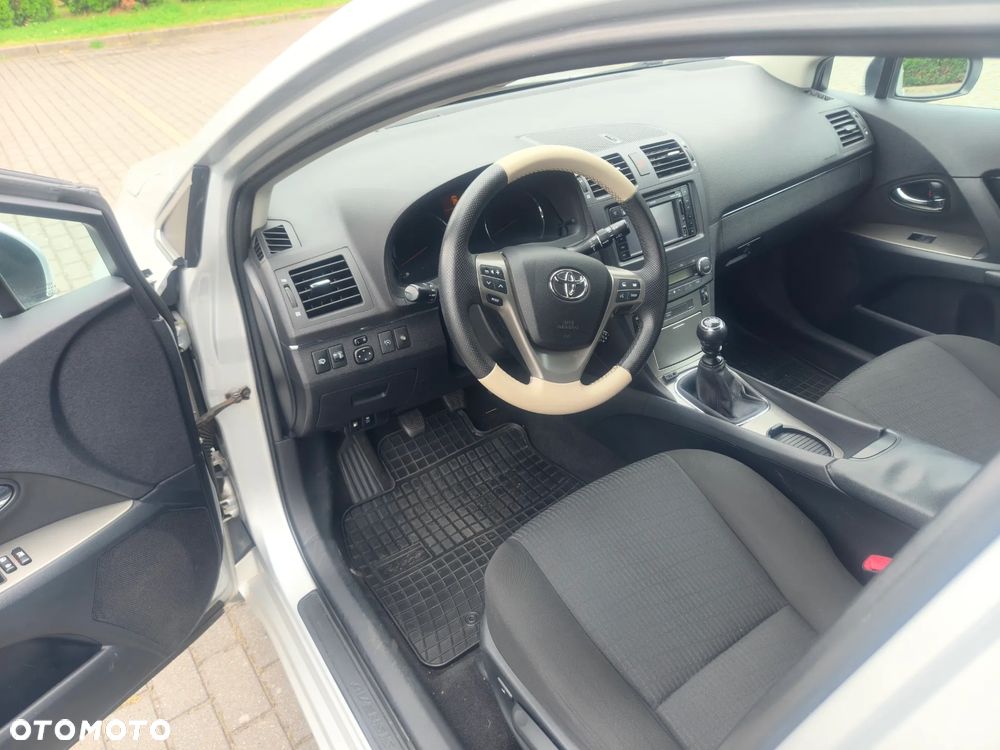 Toyota Avensis 2.0 D-4D Luna - 6