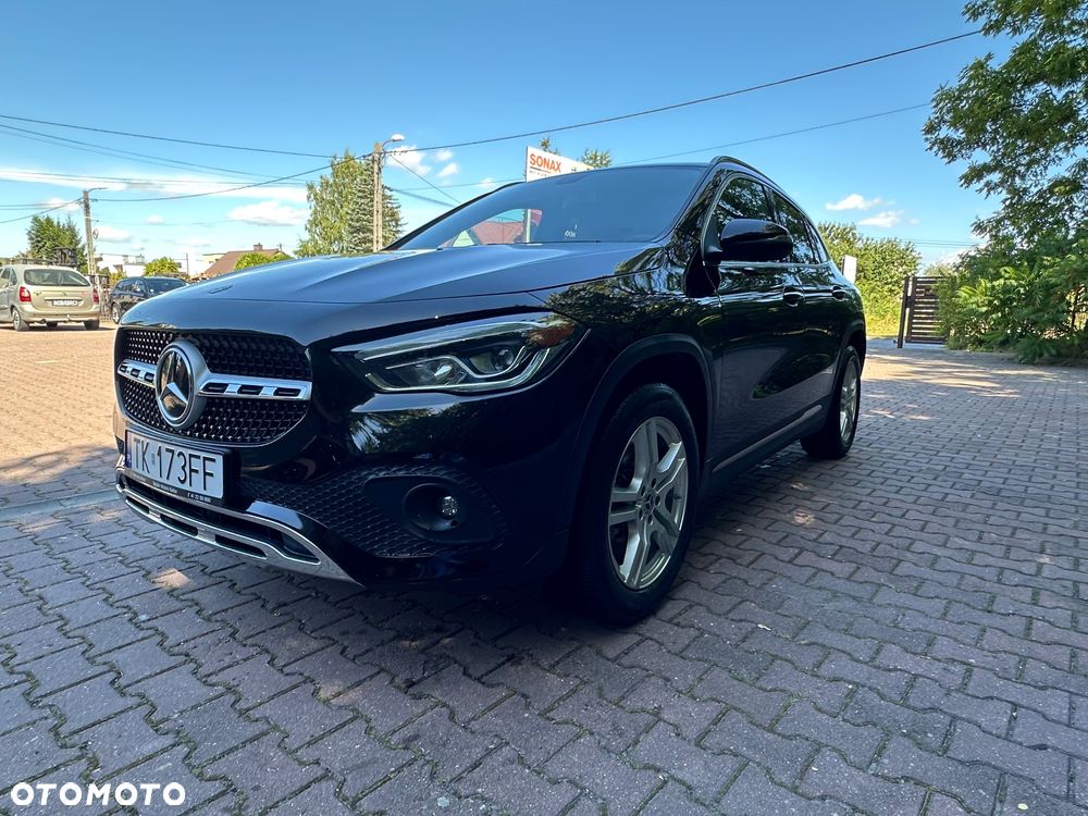 Mercedes-Benz GLA 250 4Matic 8G-DCT - 3