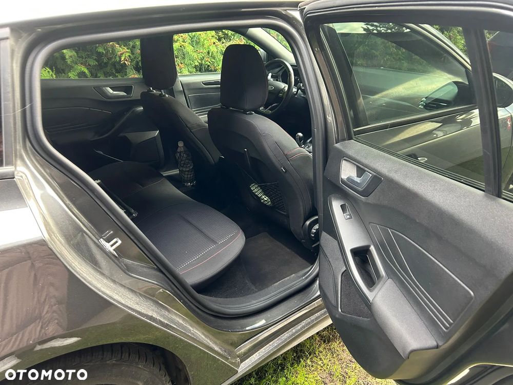 Ford Focus 1.5 EcoBlue Start-Stopp-System ST-LINE - 14