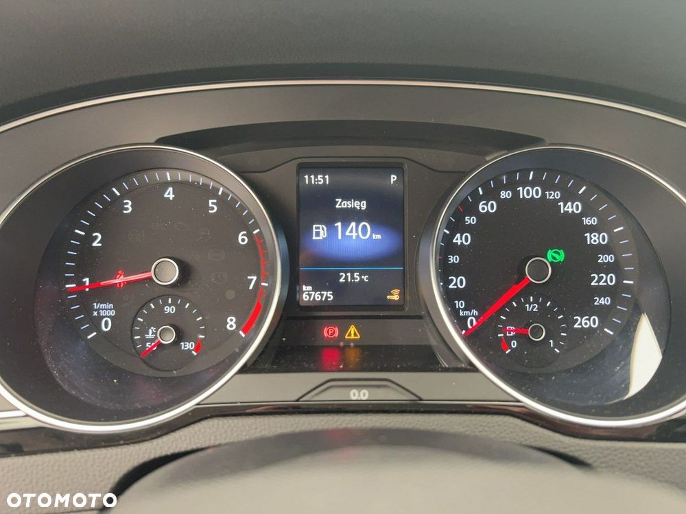 Volkswagen Passat - 16