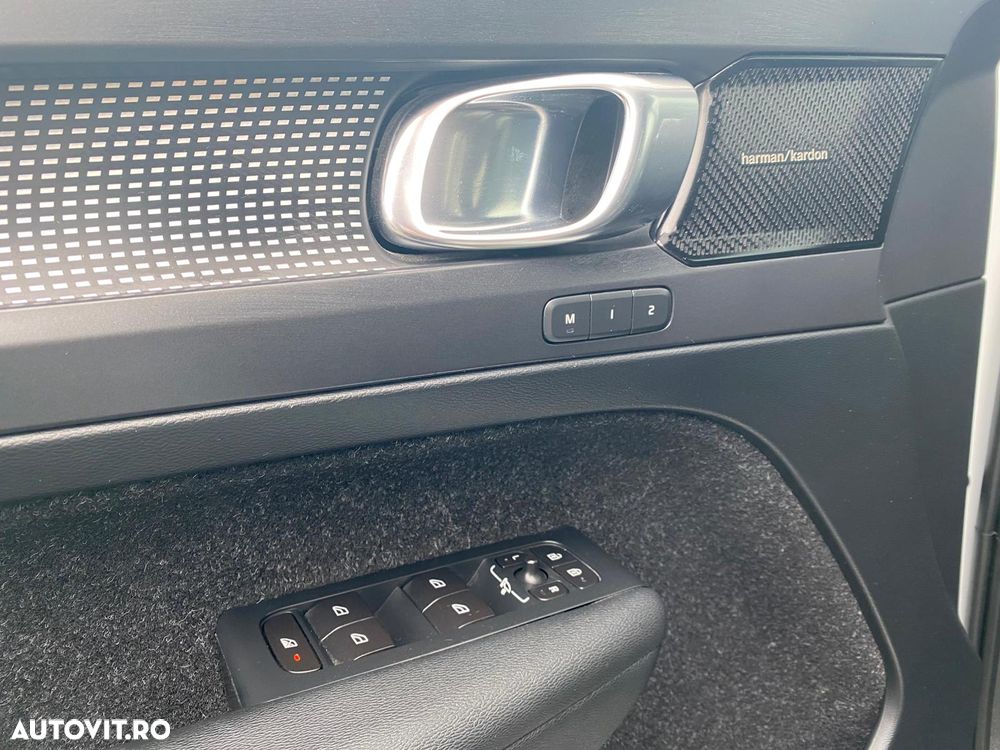 Volvo XC 40 D4 AWD R-Design - 17