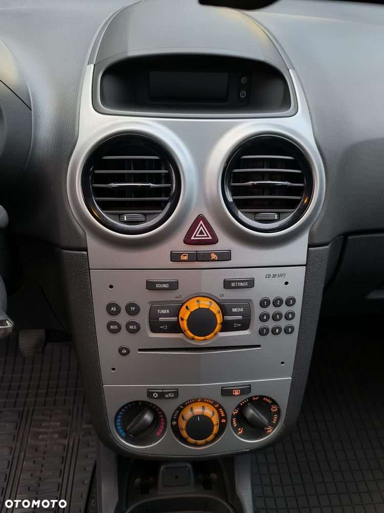 Opel Corsa 1.2 16V Essentia - 17