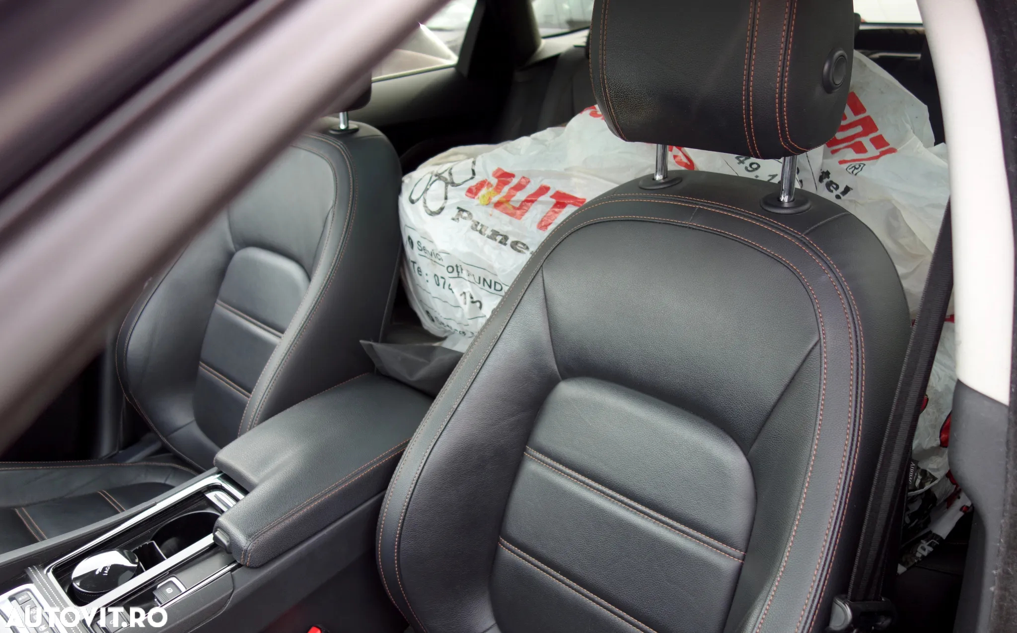 Jaguar F-Pace 20d RWD Pure - 14