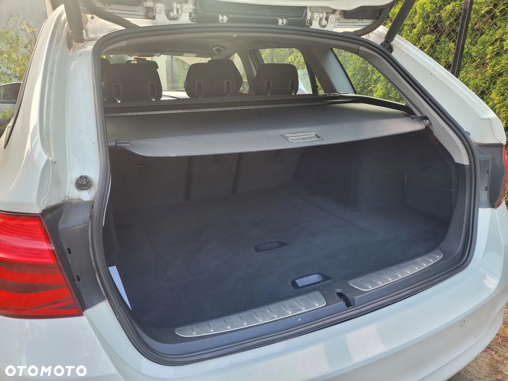 BMW Seria 3 320i xDrive Advantage - 10