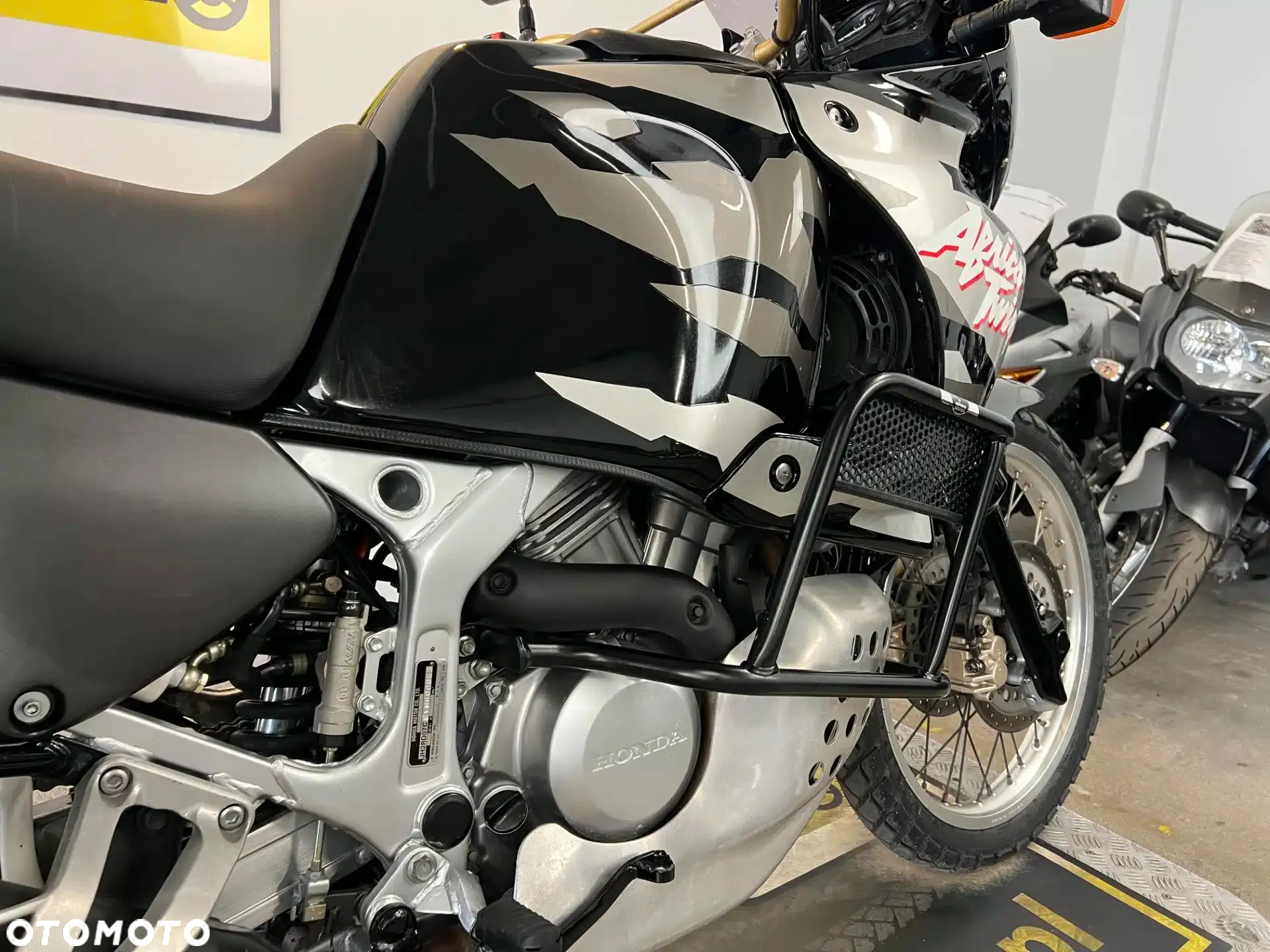 Honda XRV - 20
