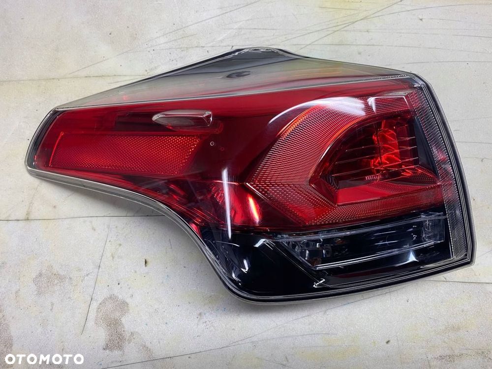 TOYOTA RAV-4 | RAV4 IV LIFT LAMPA TYL LEWA - 1
