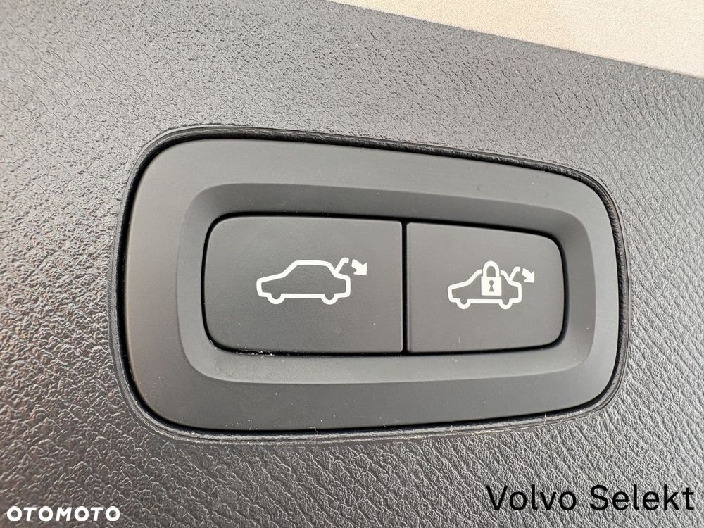 Volvo XC 90 - 32