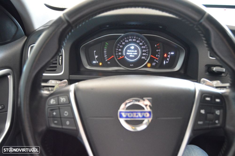 Volvo V60 1.6 D2 Drive Momentum Powershift Start/Stop - 19