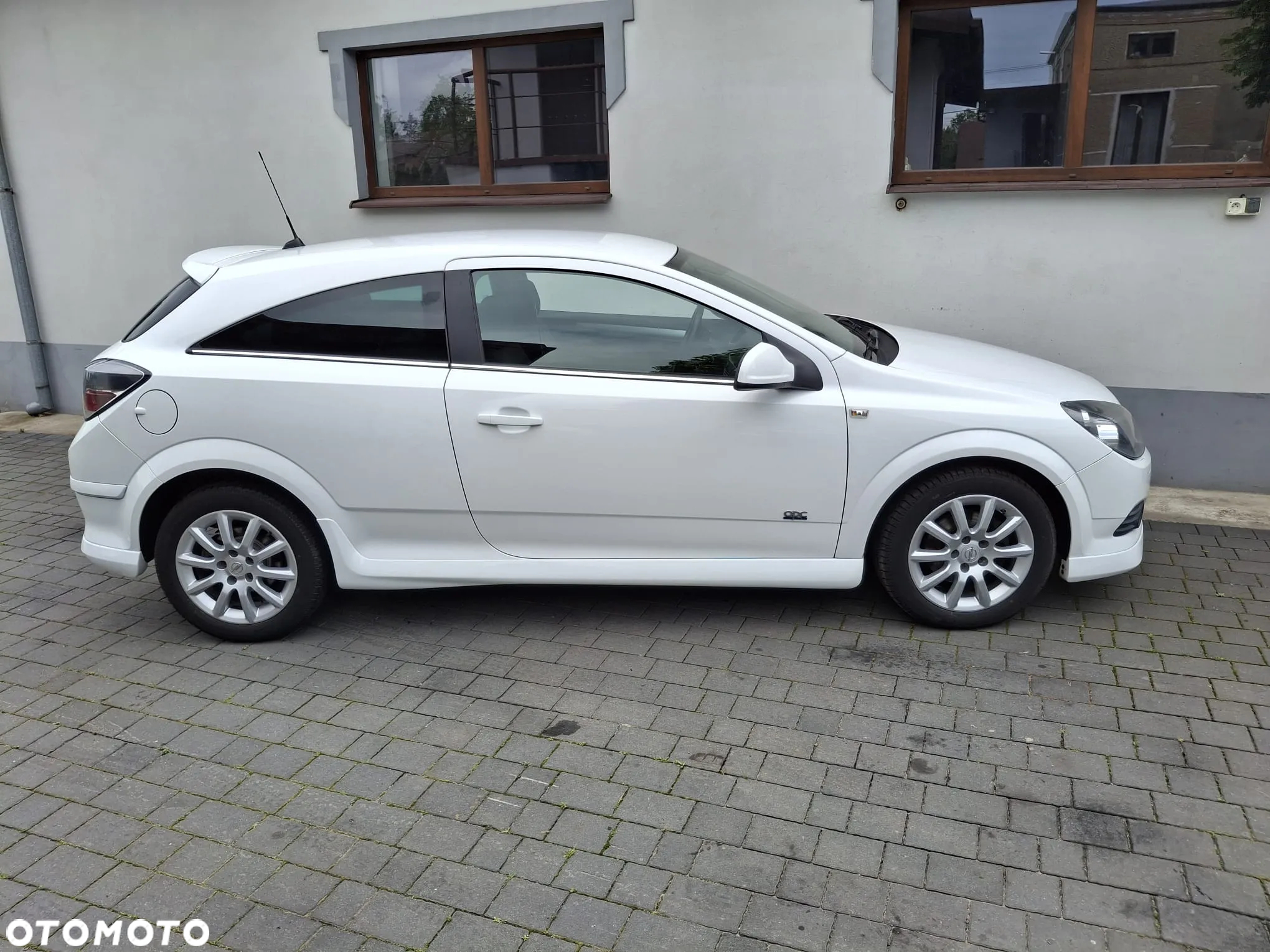 Opel Astra GTC 1.6 - 29
