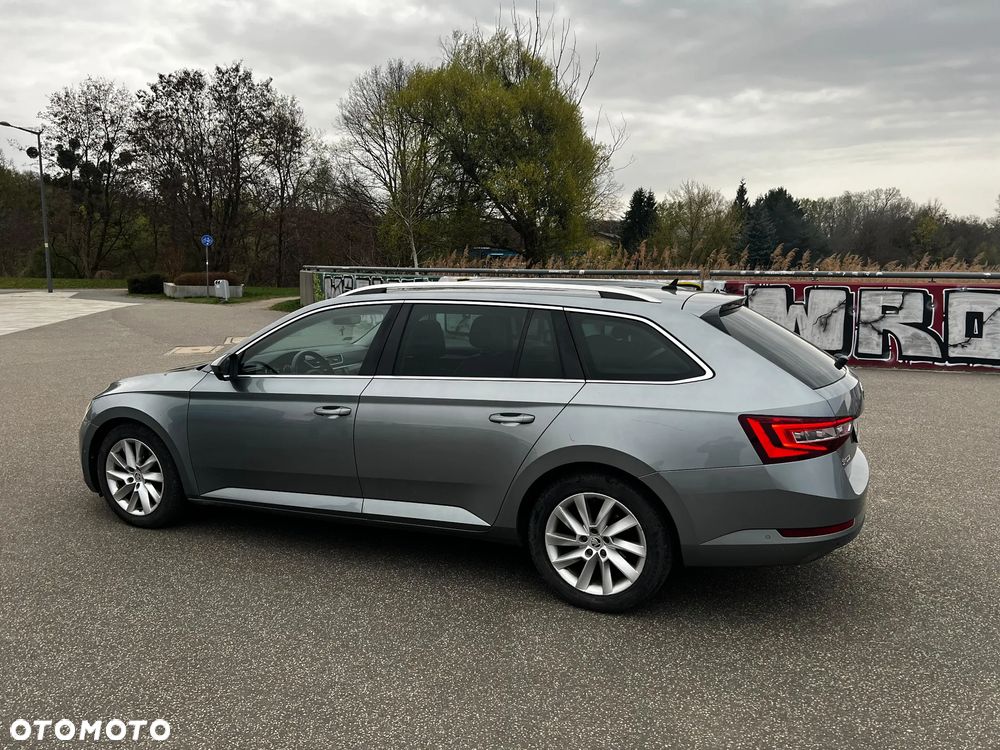 Skoda Superb 1.6 TDI GreenLine - 2