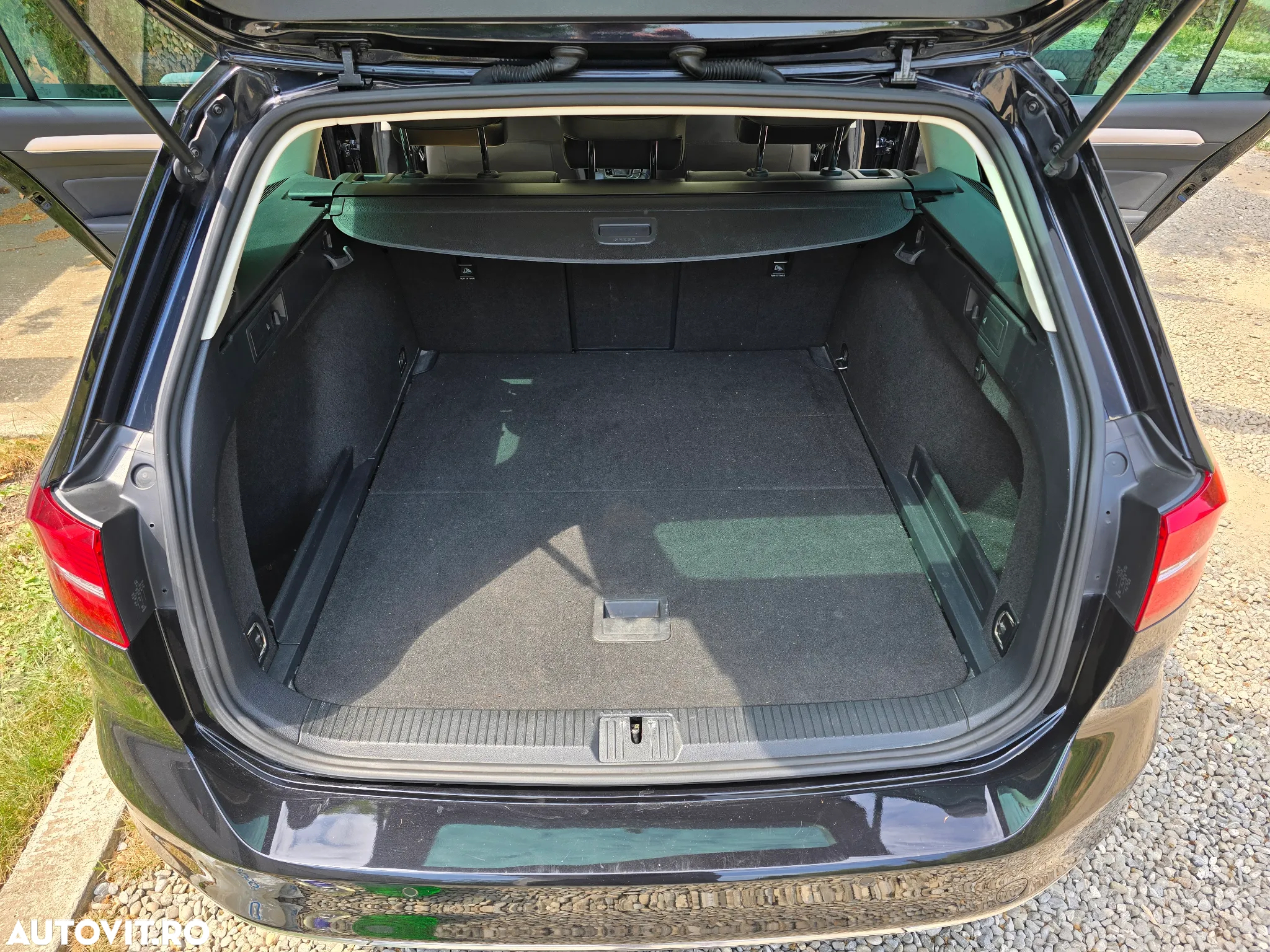 Volkswagen Passat - 19