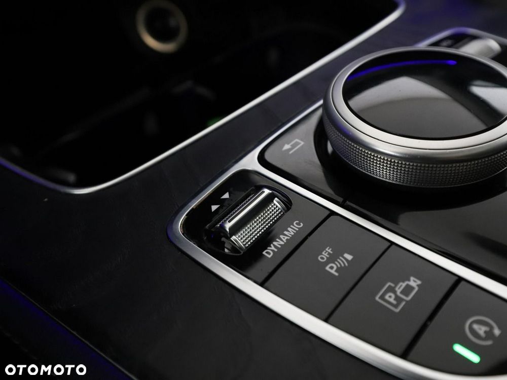 Mercedes-Benz Klasa E 220 d 9G-TRONIC Avantgarde - 32