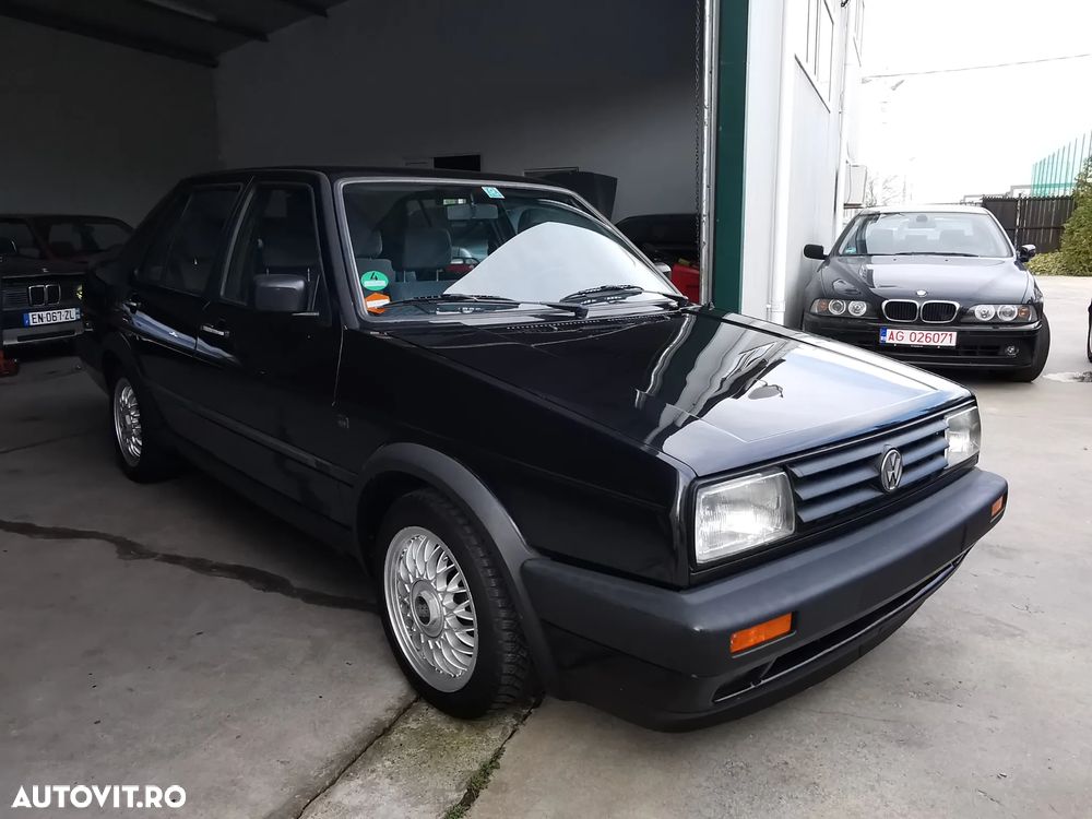 Volkswagen Jetta - 2