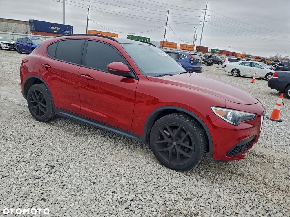 Alfa Romeo Stelvio - 2
