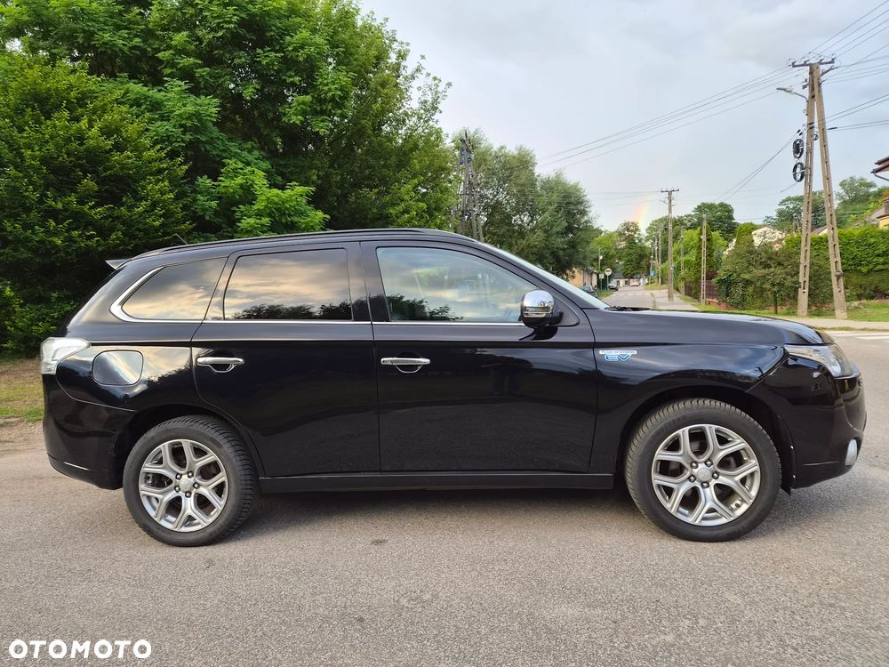 Mitsubishi Outlander 2.0 4WD Top - 14