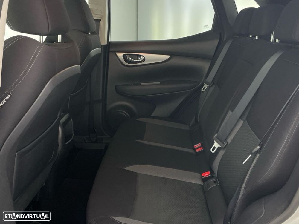 Nissan Qashqai 1.3 DIG-T N-Connecta - 12