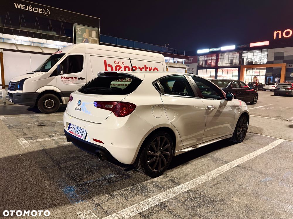 Alfa Romeo Giulietta 2.0 JTDM Distinctive - 2