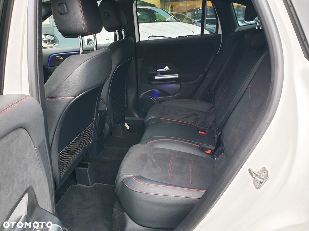 Mercedes-Benz GLA 200 AMG Line - 13