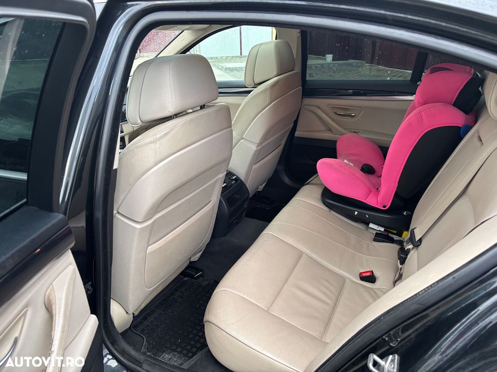 BMW Seria 5 525d Aut. - 22