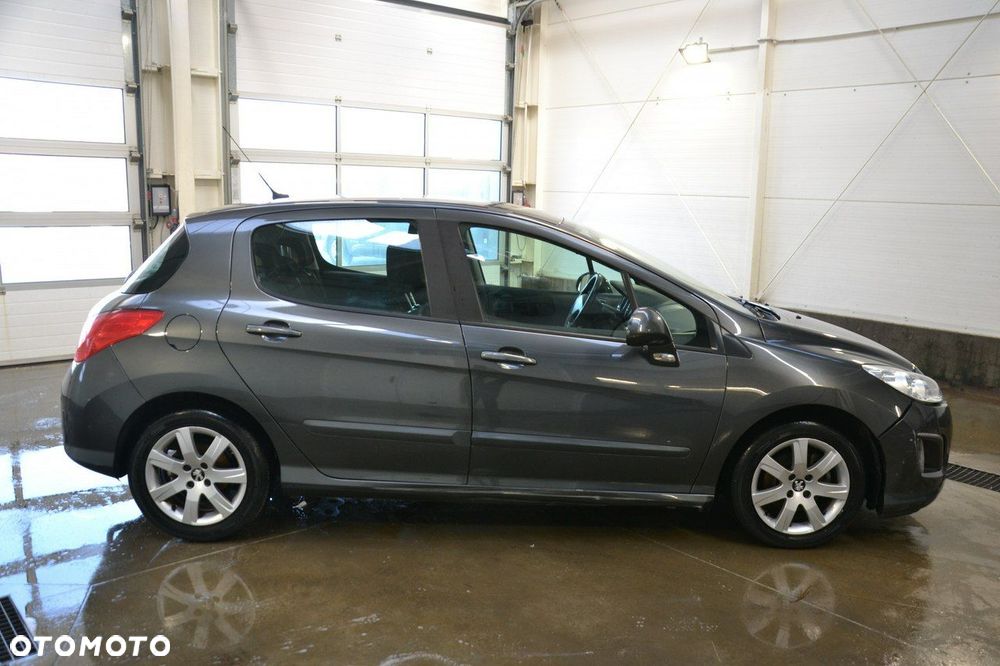 Peugeot 308 - 8