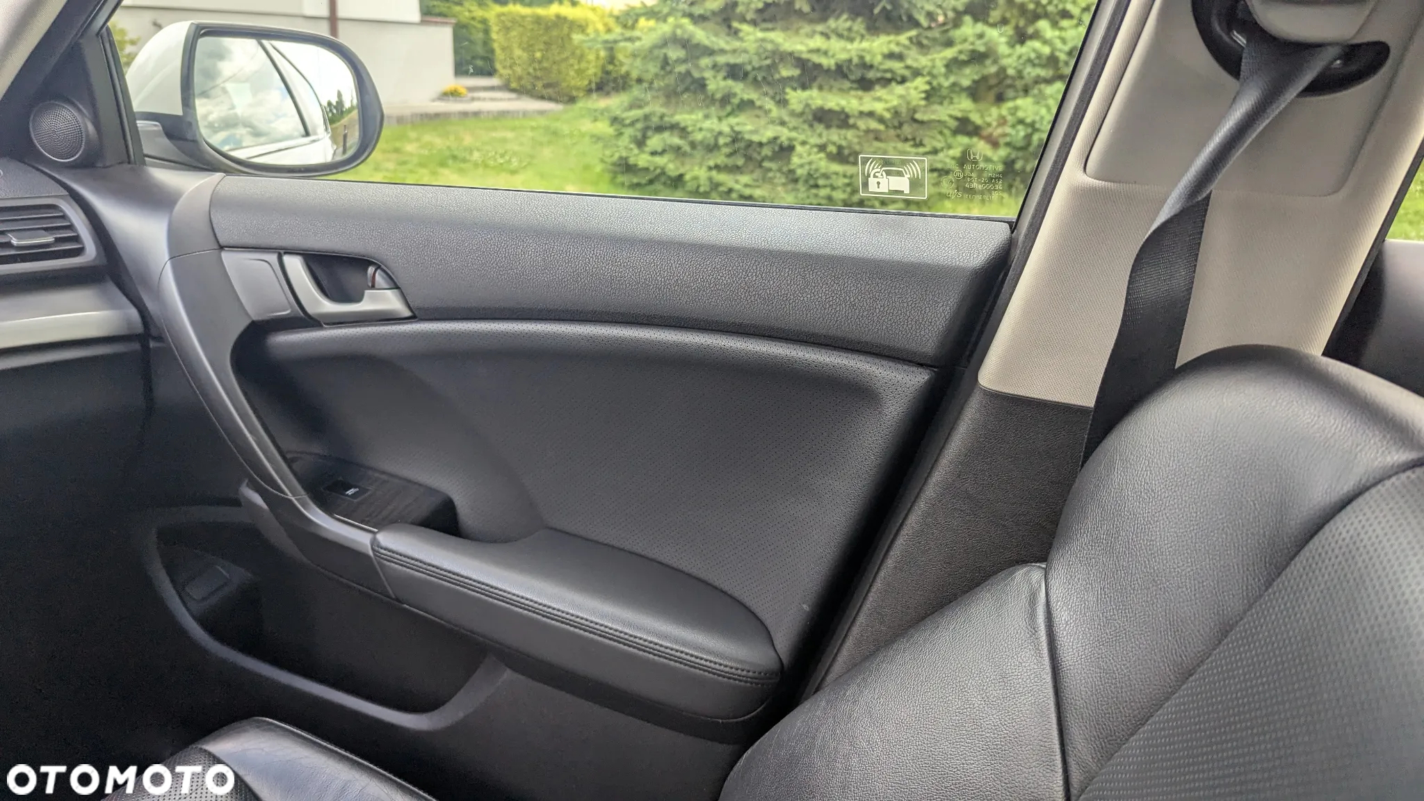 Honda Accord 2.0 Executive Nav - 11