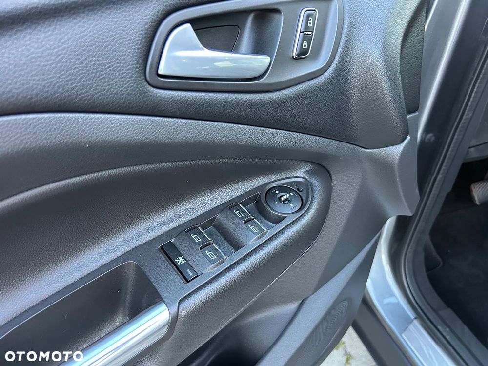 Ford Kuga 2.0 TDCi Titanium MPS6 - 36
