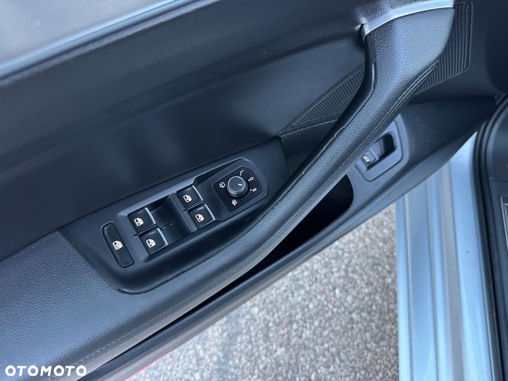 Volkswagen Passat - 26