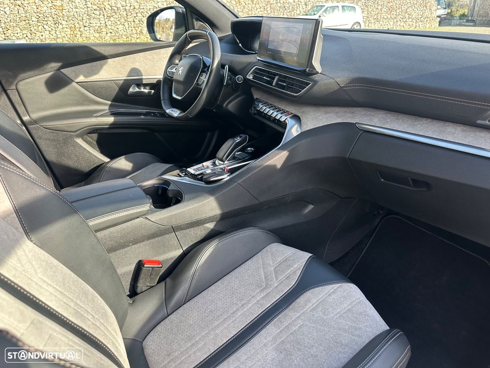 Peugeot 3008 1.6 Hybrid4 GT Line e-EAT8 - 37