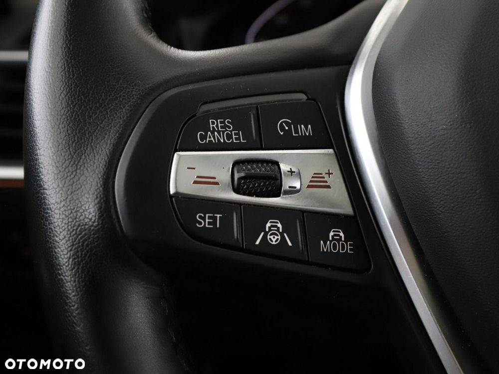 BMW Seria 3 320d xDrive MHEV Luxury Line - 34