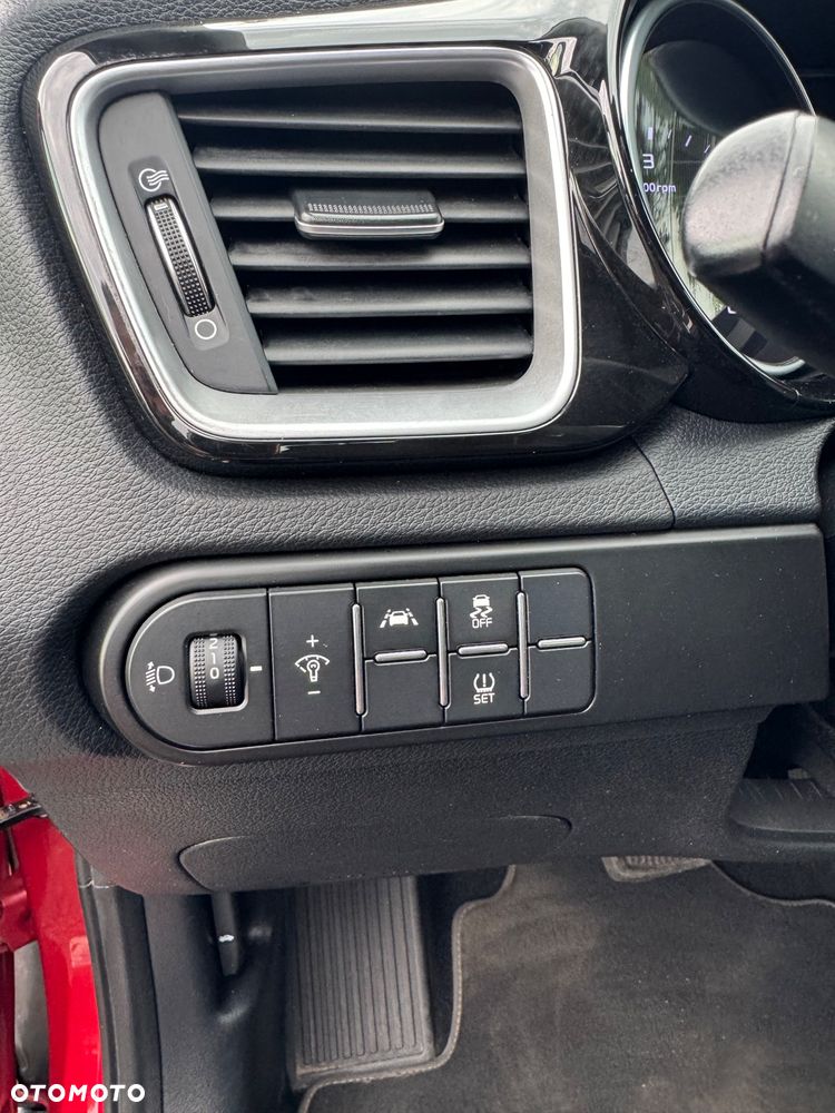 Kia XCeed - 25