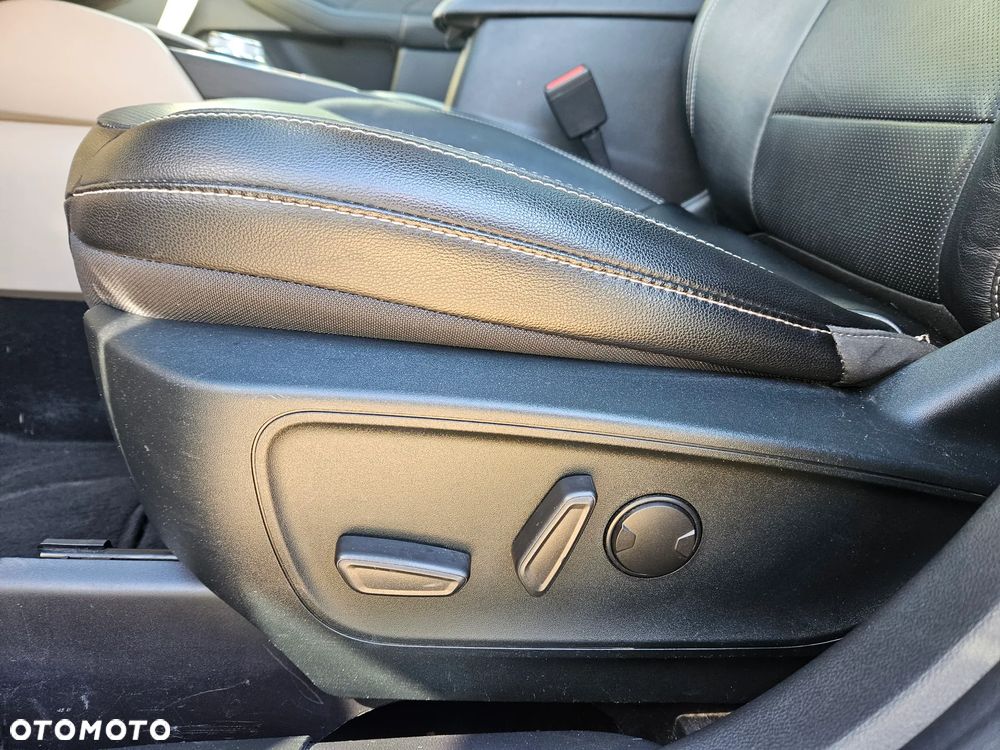 Ford Kuga 1.5 EcoBoost ST-LINE - 24