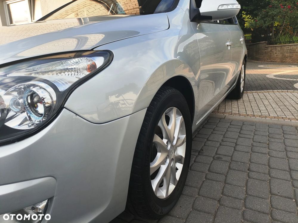 Hyundai i30 i30cw 2.0 Style - 28