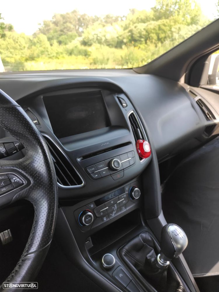 Ford Focus 1.5 TDCi ST-Line - 14