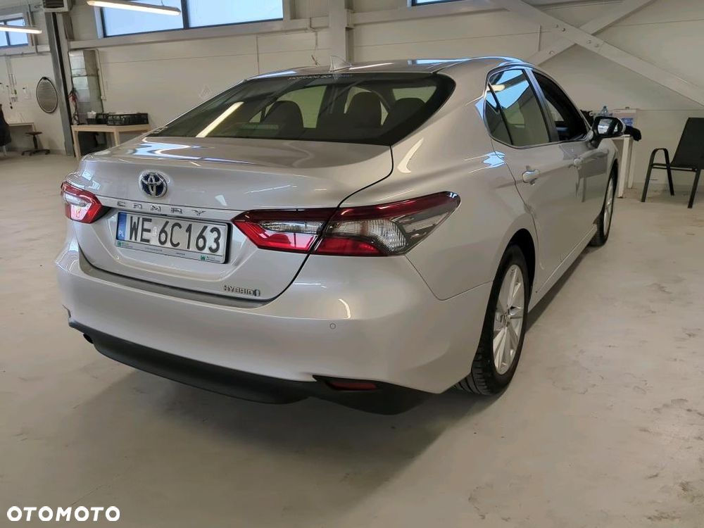 Toyota Camry - 5