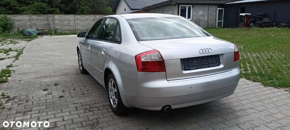 Audi A4 Limousine - 14