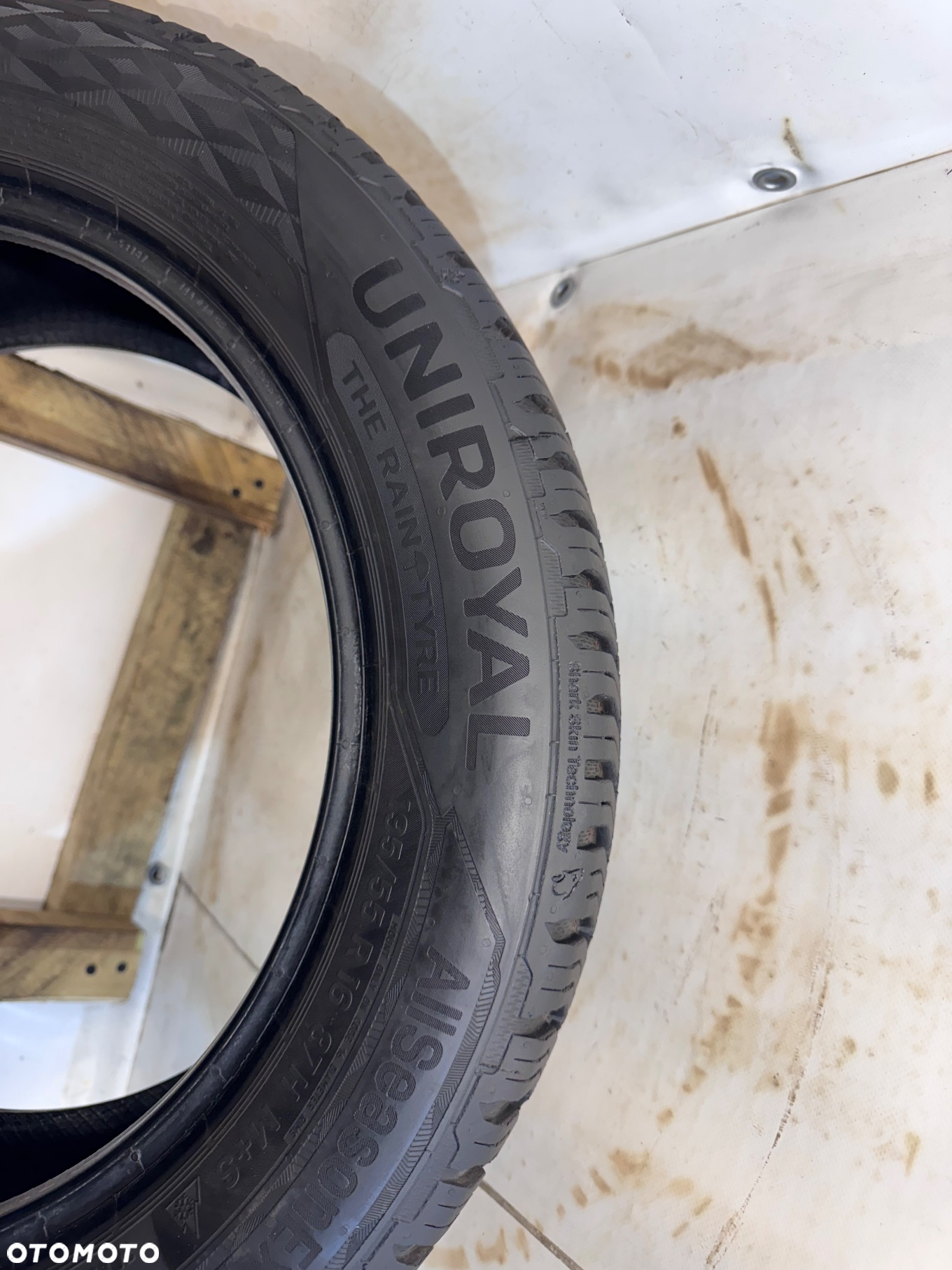 G-2939 195/55R16 87H UNIROYAL ALLSEASONEXPERT 2 - 3