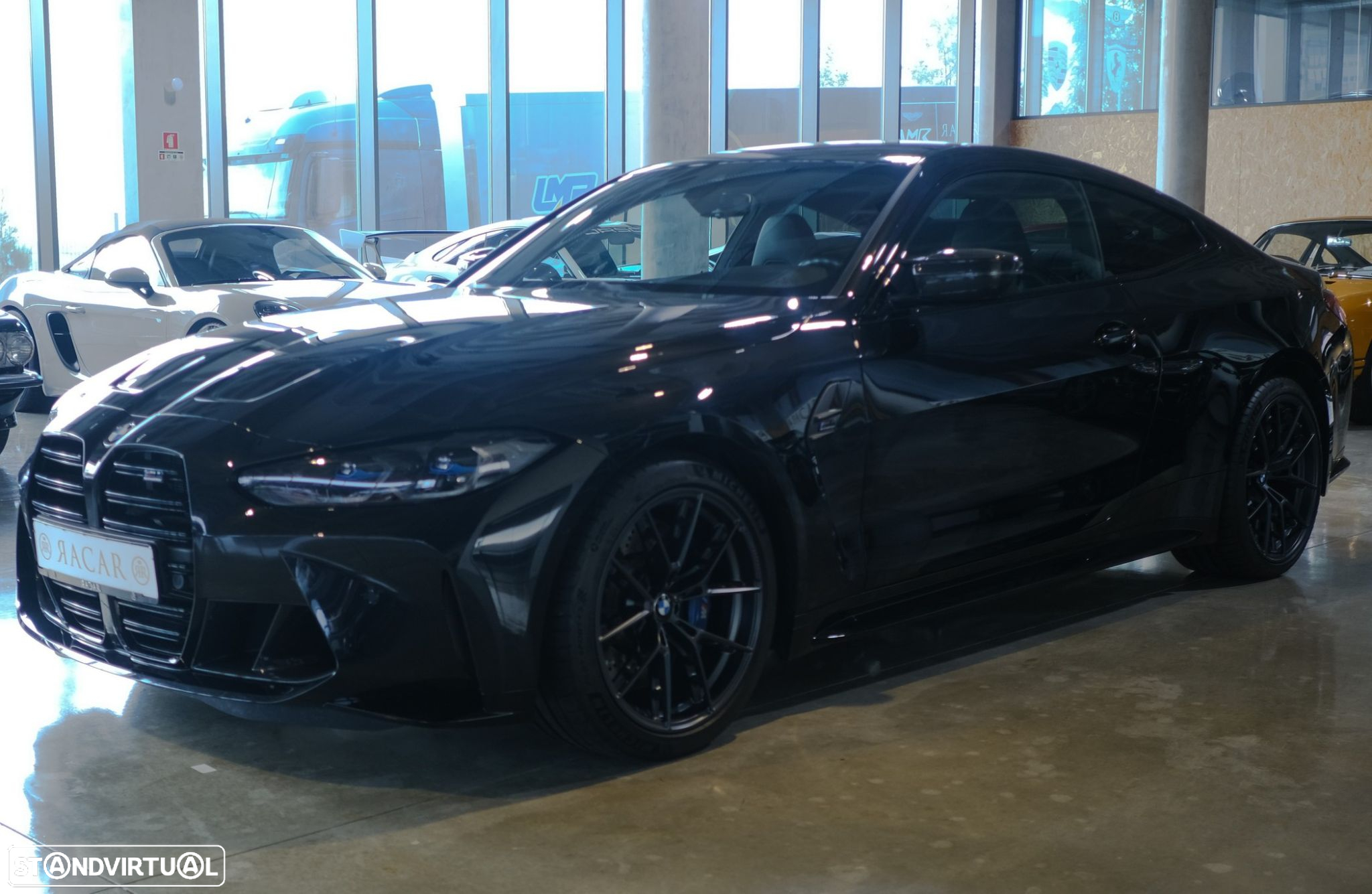 BMW M4 Competition - 4
