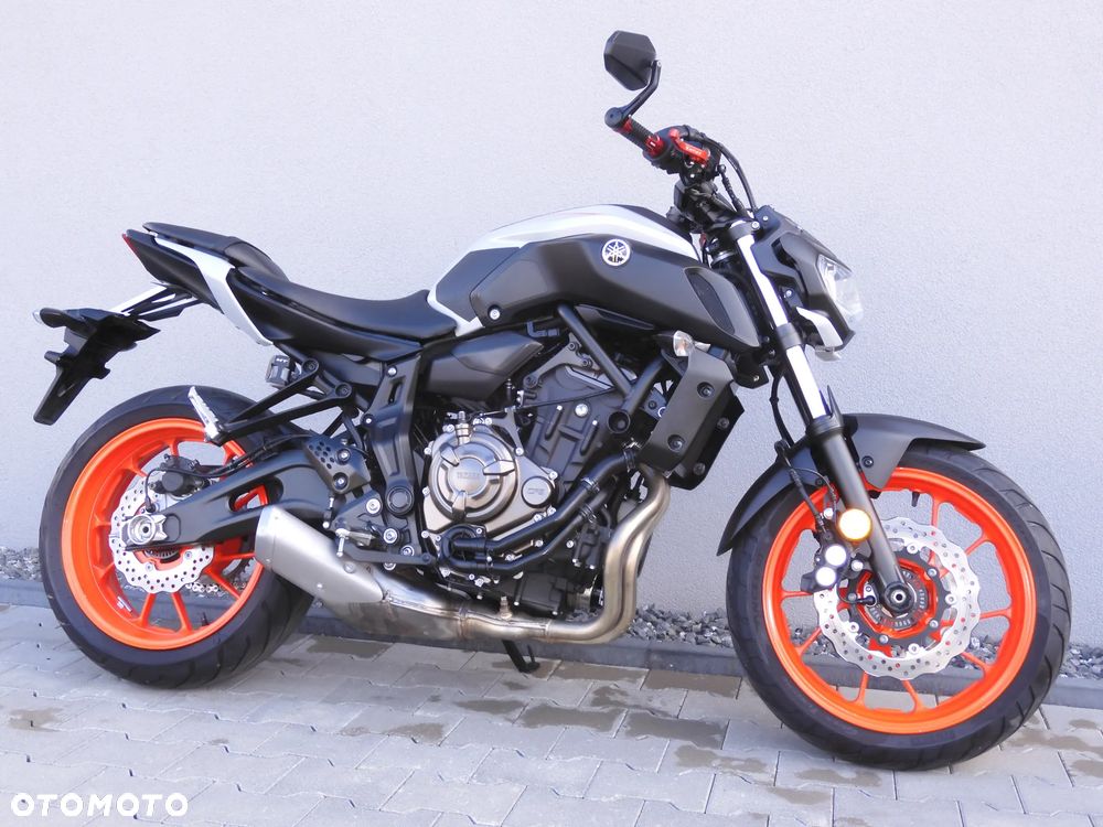 Yamaha MT - 8