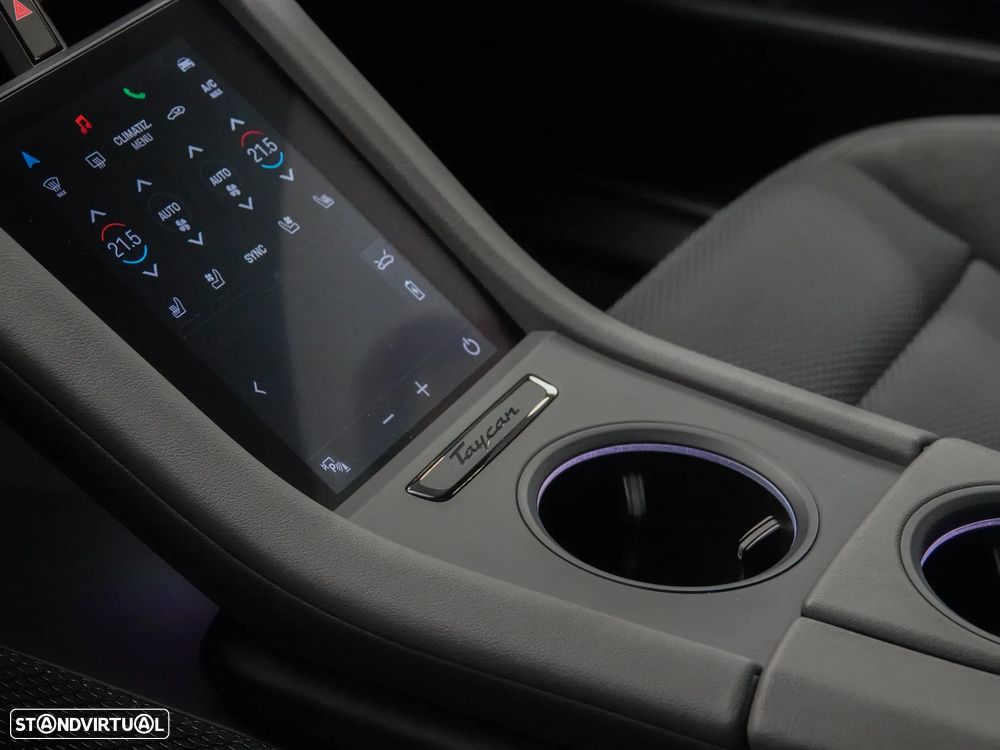 Porsche Taycan 4S - 27