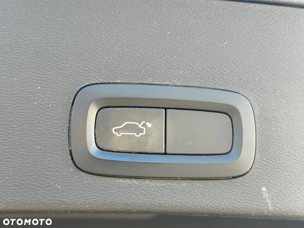 Volvo XC 40 D4 AWD Geartronic Momentum - 34