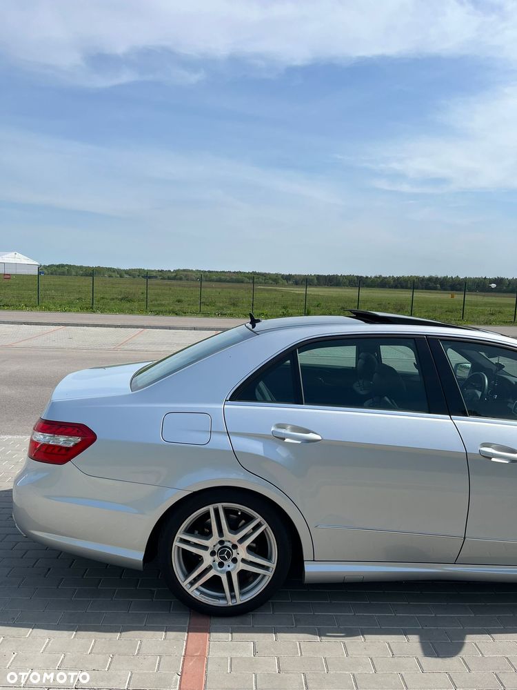 Mercedes-Benz Klasa E 300 CDI DPF BlueEFFICIENCY 7G-TRONIC Avantgarde - 4